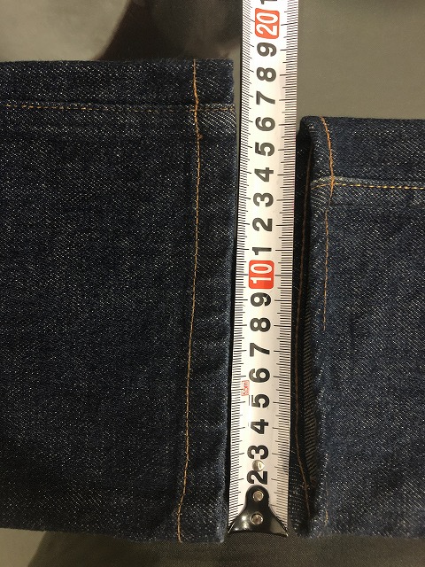 APC　デニムパンツの裾幅比較